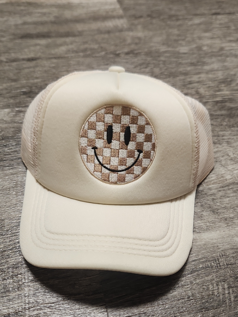 New! Chekered SMILEY face Trucker Hat